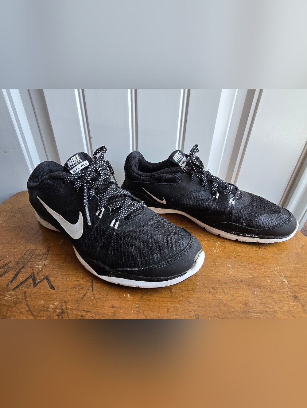 Nike Flex TR 5 Women's Size 7 Black White Training Running Gym Shoes 724858-001